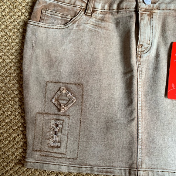 Style J Fashion Daisy Denim Mini Skirt (size 32) - Picture 10 of 14